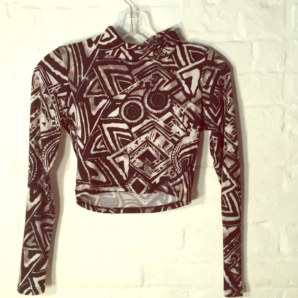 Long sleeve crop top